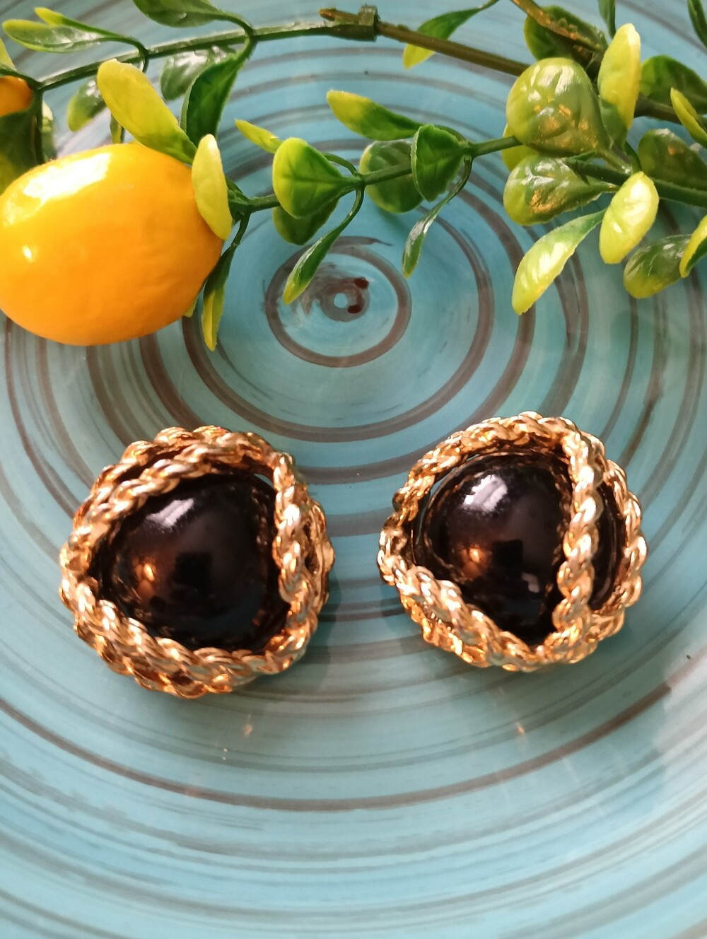 Vintage Black Enamel & Gold Rope Frame Clip Earrings (1 1/4" x 1 1/4")